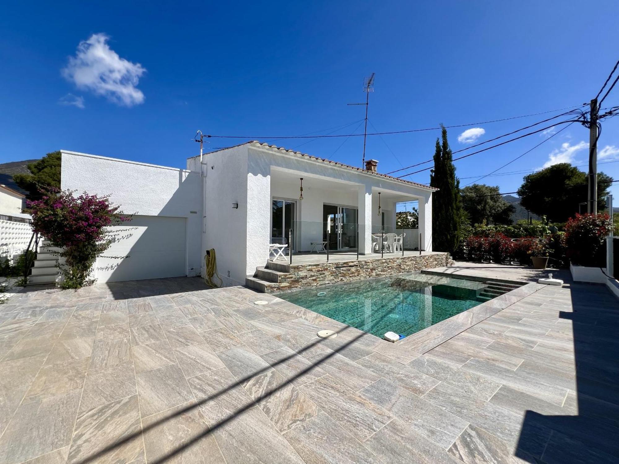 Holiday home Montsia 23 - Casa Con Piscina Privada En Roses