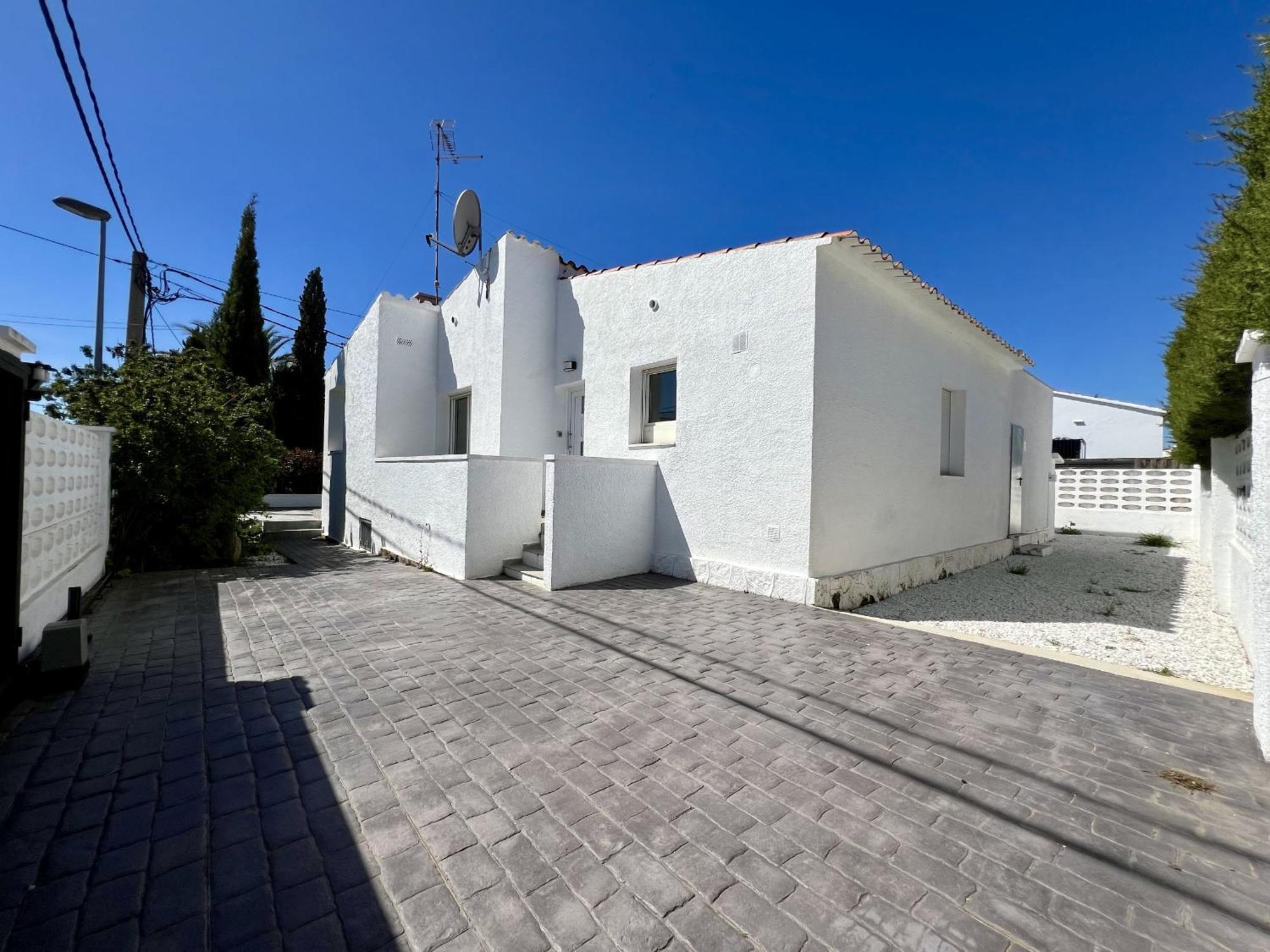 Holiday home Montsia 23 - Casa Con Piscina Privada En Roses
